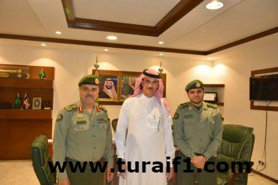 مدير جوازات الشمالية يهنئ العنزي لترقيته للمرتبة الحادية عشر