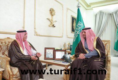 أمير منطقة الحدود الشمالية يستقبل وزير الخدمة المدنية