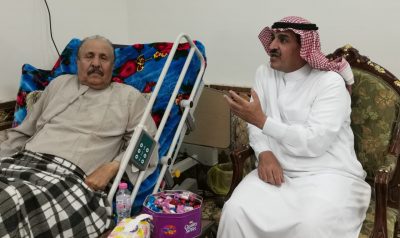 محافظ طريف يزور رجل الأعمال حامد المدوح بعد مغادرته السرير الأبيض