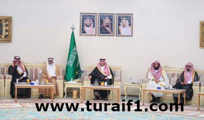 أمير منطقة الحدود الشمالية يقيم مأدبة إفطار لأصحاب المعالي والقضاة ومديري الإدارات الحكومية