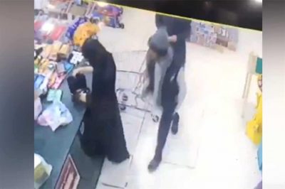 الواقعة الثالثة خلال يومين.. شاب يتحرش بفتاة داخل بقالة في تبوك