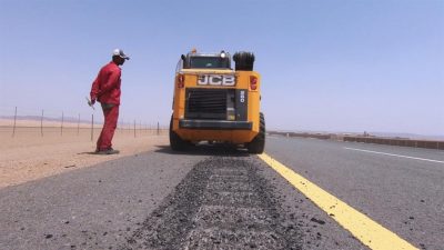 «النقل» تبدأ تطبيق تقنية الاهتزازات التحذيرية على الطرق.. تعرف على فائدتها (فيديو)
