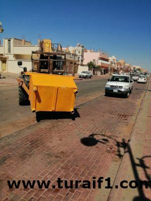 بلدية محافظة طريف تواصل استبدال حاويات النظافة بالمحافظة