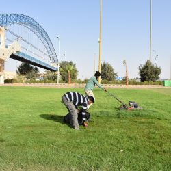 بلدية طريف تبدأ أعمالها بأرصفة الحي الأداري