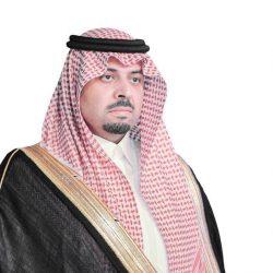 سمو الأمير فيصل بن خالد بن سلطان يجتمع بمدراء العموم ورؤساء الأقسام ومنسوبي وموظفي إمارة المنطقة