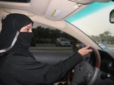 “آل بشر” : إتاحة مدارس قيادة السيارات الخاصة بالرجال أمام النساء في 2020