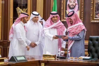 سمو وزير الداخلية يدشن 13 خدمة إلكترونية في منصة “أبشر”