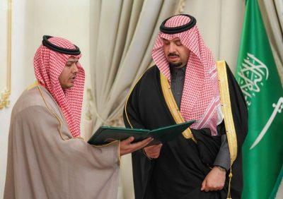 سمو أمير الحدود الشمالية يستقبل مدير فرع وزارة البيئة بالمنطقة