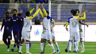 النصر يعزز صدارته للدوري بثلاثية في شباك العدالة