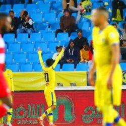 النصر يعزز صدارته للدوري بثلاثية في شباك العدالة