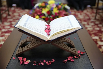 لهذا السبب.. الهند تعرض أطنانًا من المصاحف أُرسلت من السعودية مجانًا في مزاد علني