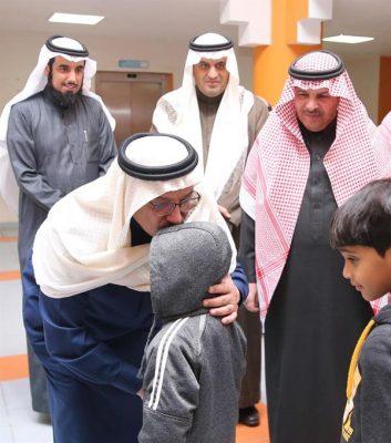 أكثر من 6 ملايين طالب وطالبة ينتظمون في مقاعد الدراسة.. ووزير التعليم يتفقد مدرسة بالرياض