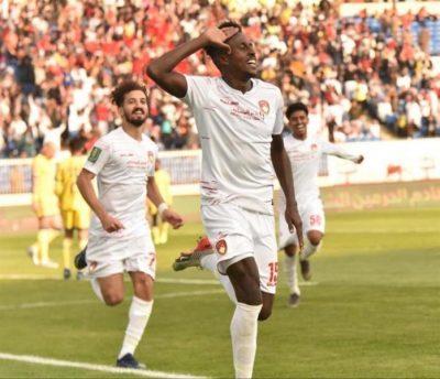 رسمياً.. الأهلي يتعاقد مع لاعب ضمك مازن أبوشرارة