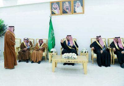 سمو أمير منطقة الحدود الشمالية يلتقي بالمهتمين بتنمية الثروة الحيوانية بمحافظة العويقيلة
