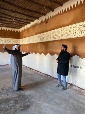 رئيس بلدية محافظة طريف يقف ميدانيا على تجهيزات مهرجان الصقور بالمنطقة