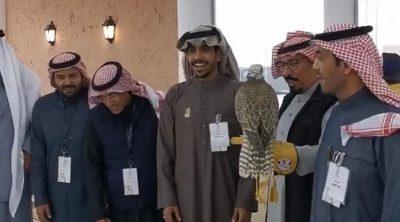 محمد المري يفوز بجائزة المركز الاول ( سيارة ) في سباق الفروخ والحرار