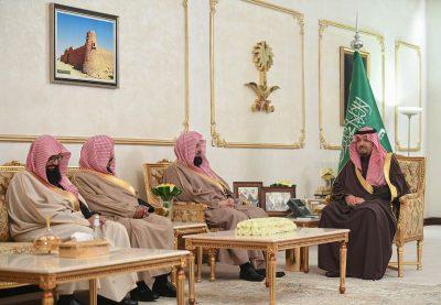 سمو أمير الحدود الشمالية يستقبل الرئيس العام لهيئة الأمر بالمعروف