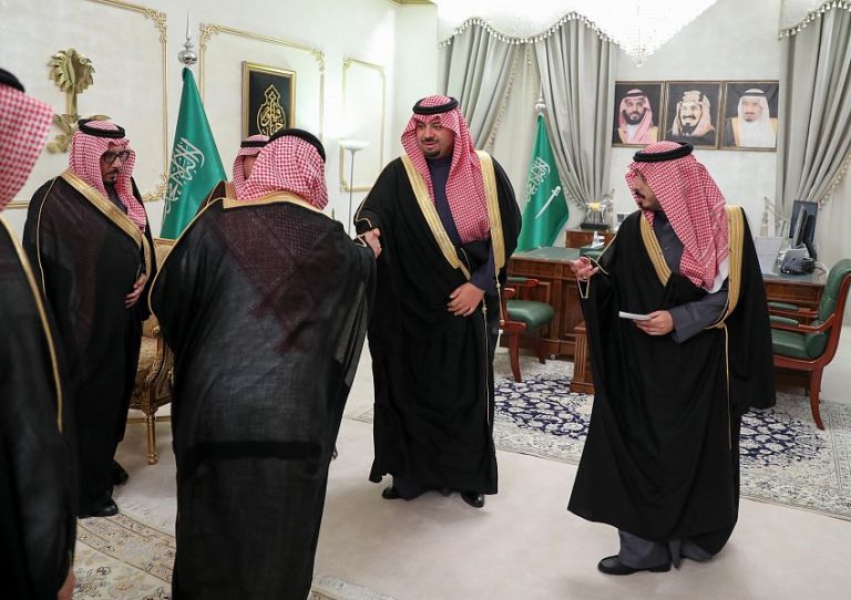 سمو الأمير فيصل بن خالد بن سلطان يستقبل رئيس وأعضاء مجلس إدارة الغرفة