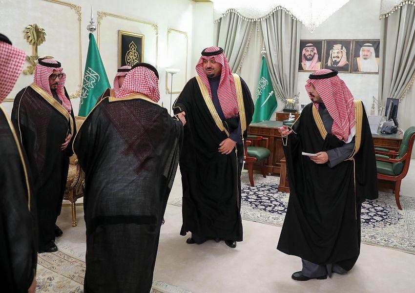 سمو الأمير فيصل بن خالد بن سلطان يستقبل رئيس وأعضاء مجلس إدارة الغرفة سمو الأمير فيصل بن خالد بن سلطان يستقبل رئيس وأعضاء مجلس إدارة الغرفة