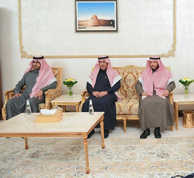 سمو الأمير فيصل بن خالد بن سلطان يستقبل رئيس وأعضاء مجلس إدارة الغرفة سمو الأمير فيصل بن خالد بن سلطان يستقبل رئيس وأعضاء مجلس إدارة الغرفة