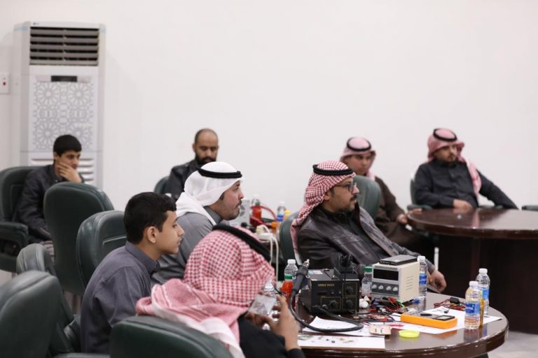 بالصور.. الغرفة التجارية الصناعية بطريف تختتم دورة صيانة وبرمجة الجوال بالصور.. الغرفة التجارية الصناعية بطريف تختتم دورة صيانة وبرمجة الجوال