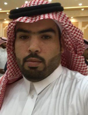 عبدالله الطرقي الرويلي يحتفل بتخرجه من الدورة العسكرية التابعة للقوات البرية
