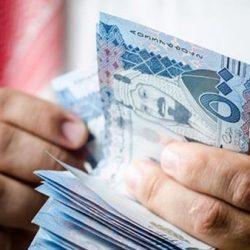 محافظ طريف يكرم أبنائه الطلاب المتفوقين على مستوى منطقة الحدود الشمالية