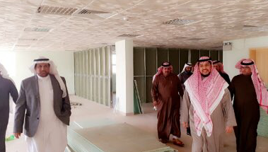 بالصور .. مدير عام تعليم الحدود الشمالية يتفقد مدارس محافظة طريف