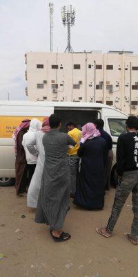 بالفيديو والصور .. رصد أحد الشركات المختصة بالشحن بمحافظة طريف تسلم الشحنات لأصحابها دون إتخاذ الإجراءات الإحترازية