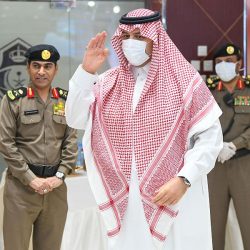 سمو الأمير فيصل بن خالد بن سلطان يتفقد مركز القيادة والتحكم بصحة الحدود الشمالية ويهنئهم بعيد الفطر المبارك