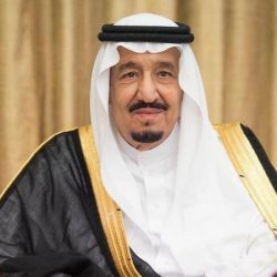 سمو الأمير فيصل بن خالد بن سلطان يتسلم نسخة من كتاب ” التابلاين ودوره التنموي في منطقة الحدود الشمالية