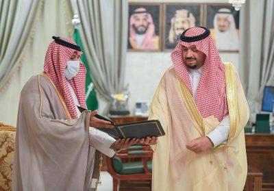 سمو أمير الحدود الشمالية يستقبل مدير جمرك جديدة عرعر