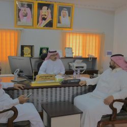 بالصور .. الدوريات الأمنية بطريف تواصل رصد المخالفات في إطار الإجراءات الإحترازية