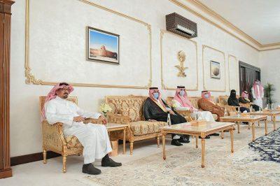 سمو الأمير فيصل بن خالد بن سلطان يستقبل شباب وفتيات المنطقة بمناسبة “اليوم العالمي للشباب”