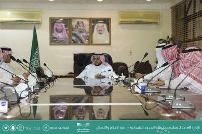 بالصور .. “العثمان” يتابع نسب الإنجاز لمؤشرات الإستعداد لبداية العام الدراسي الجديد