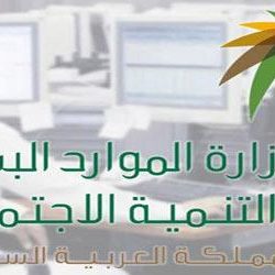 بالصور .. “الضبعان” يقف على مشروعي  إعادة تأهيل حي الورود ودوار طريق عائشة