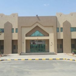 بالصور .. محافظ طريف يكرم وحدة التطوع وفريقها بجمعية رعاية أيتام طريف