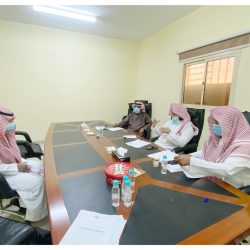 وزير الإسكان يدشن المقر الجديد للمعهد العقاري