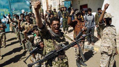 واشنطن ترفع الحوثيين من قائمة الإرهاب وتبقي العقوبات على قادتهم