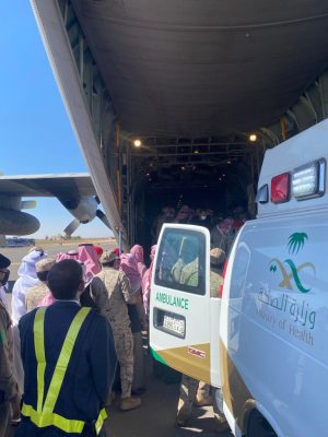 بالفيديو والصور .. وصول جثمان الشهيد البطل الملازم أول فهد بن صالح صياح العنزي لمطار طريف