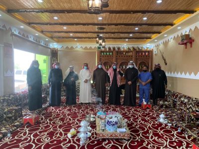 بالصور .. مدير عام فرع وزارة البيئه والمياه والزراعه بمنطقة الحدود الشمالية يزور منحلة العقيل