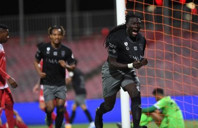 في لقاء الثأر والصدارة .. الهلال يسقط الوحدة برباعية
