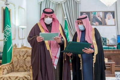 سمو أمير منطقة الحدود الشمالية يستقبل مدير التعليم بالمنطقة