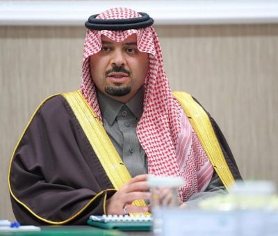سمو أمير الحدود الشمالية يتبرع بـ1000 جهاز لوحي لطلبة التعليم بالمنطقة