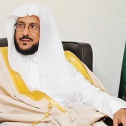 “آل الشيخ” يتفقّد مركز تقديم لقاحات فيروس كورونا ويحثّ الجميع للمبادرة بأخذ اللقاح