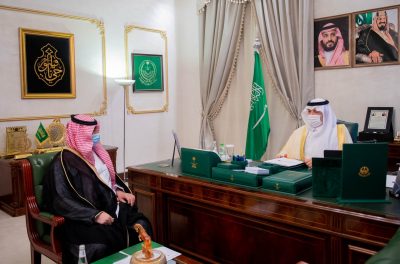 الأمير فيصل بن خالد بن سلطان‬⁩ يستقبل‬⁩ في مكتبه اليوم مدير فرع وزارة الموارد البشرية والتنمية الاجتماعية بالمنطقة خالد الرميخاني
