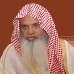 خطيب الحرم المكي يحذر من خطورة التشكيك في لقاحات “كورونا”