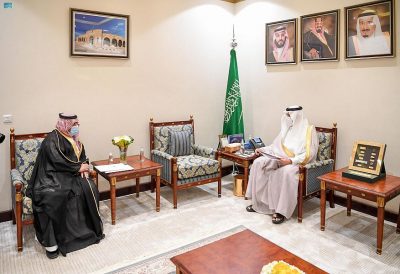 سمو أمير الحدود الشمالية يستقبل مدير فرع الهيئة العامة لعقارات الدولة بالمنطقة