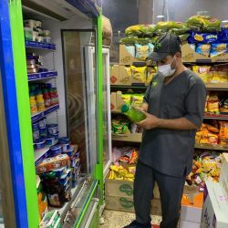 الدفاع المدني يباشر حريقًا اندلع بناقلة مواد بترولية ومركبات عدة بطريق جدة