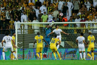 بثلاثية .. “الاتحاد” يقبض على الصدارة ويُلقي بـ”النصر” في دائرة الأزمات!